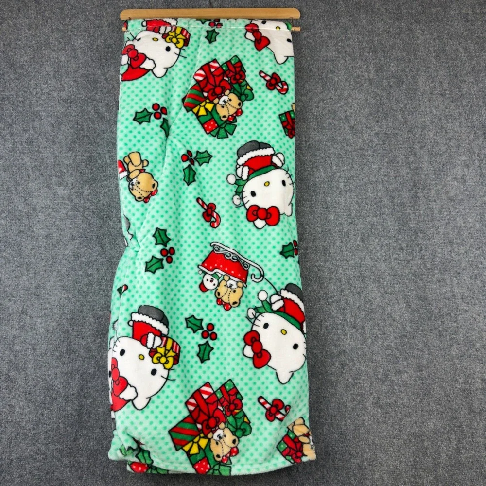 Hello Kitty Merry Memories Christmas Cloud Throw Blanket 60x70 Mint Green New